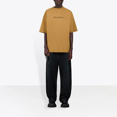 Balenciaga Khaki Cetakan Huruf T-Shirt Leher Bulat Fit Santai. 620969TIV509605 Shop Balenciaga Khaki Cetakan Huruf T-Shirt Leher Bulat Fit Santai. 620969TIV509605
