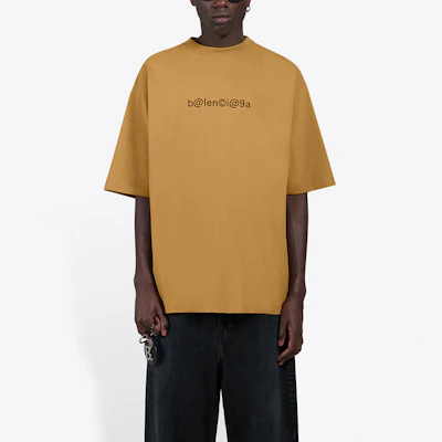 Balenciaga Khaki Cetakan Huruf T-Shirt Leher Bulat Fit Santai. 620969TIV509605 Purchase Balenciaga Khaki Cetakan Huruf T-Shirt Leher Bulat Fit Santai. 620969TIV509605