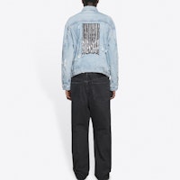 Balenciaga Jaket Denim Potongan Besar 'Clear Light Blue' 664329 TBP48 8961 Shop Balenciaga Jaket Denim Potongan Besar 'Clear Light Blue' 664329 TBP48 8961