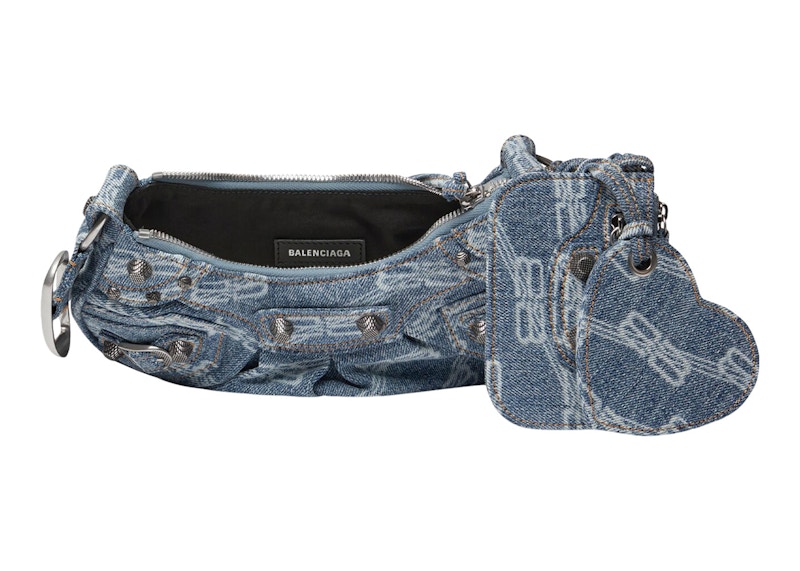 Lookbook Tas Bahu Balenciaga Le Cagole XS BB Monogram Biru/Demin Pudar