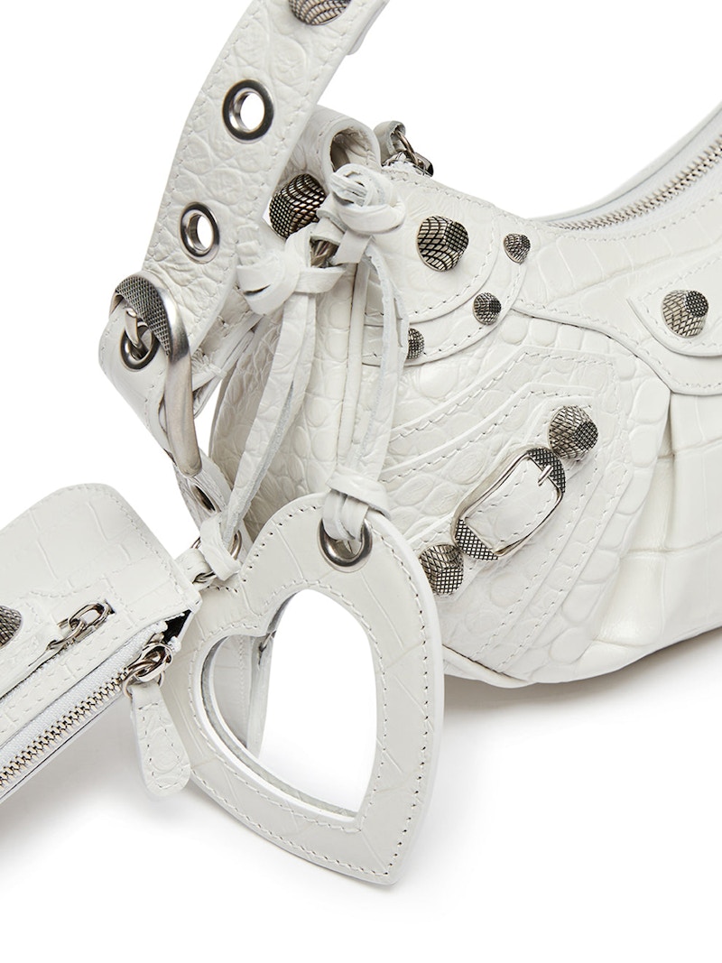 Lookbook 巴黎世家Le Cagole XS鱷魚壓紋白色肩背包