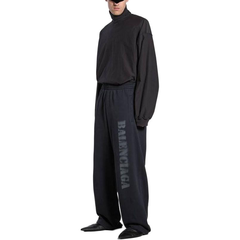 Shop Balenciaga 字母標誌黑色寬鬆版型男女休閒長褲 771081TQVA41750