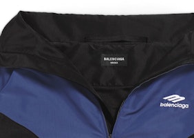 バレンシアガ ロゴプリント ジップアップジャケット ユニセックス オーバーサイズ ブラック 長袖 790756TMO101000 Sizing バレンシアガ ロゴプリント ジップアップジャケット ユニセックス オーバーサイズ ブラック 長袖 790756TMO101000