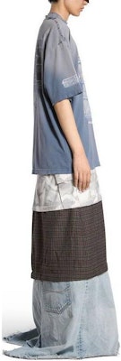 Balenciaga Letter Print Oversized Blue T-Shirt Unisex Crewneck Tee. 764235TQVE84108 Sizing Balenciaga Letter Print Oversized Blue T-Shirt Unisex Crewneck Tee. 764235TQVE84108