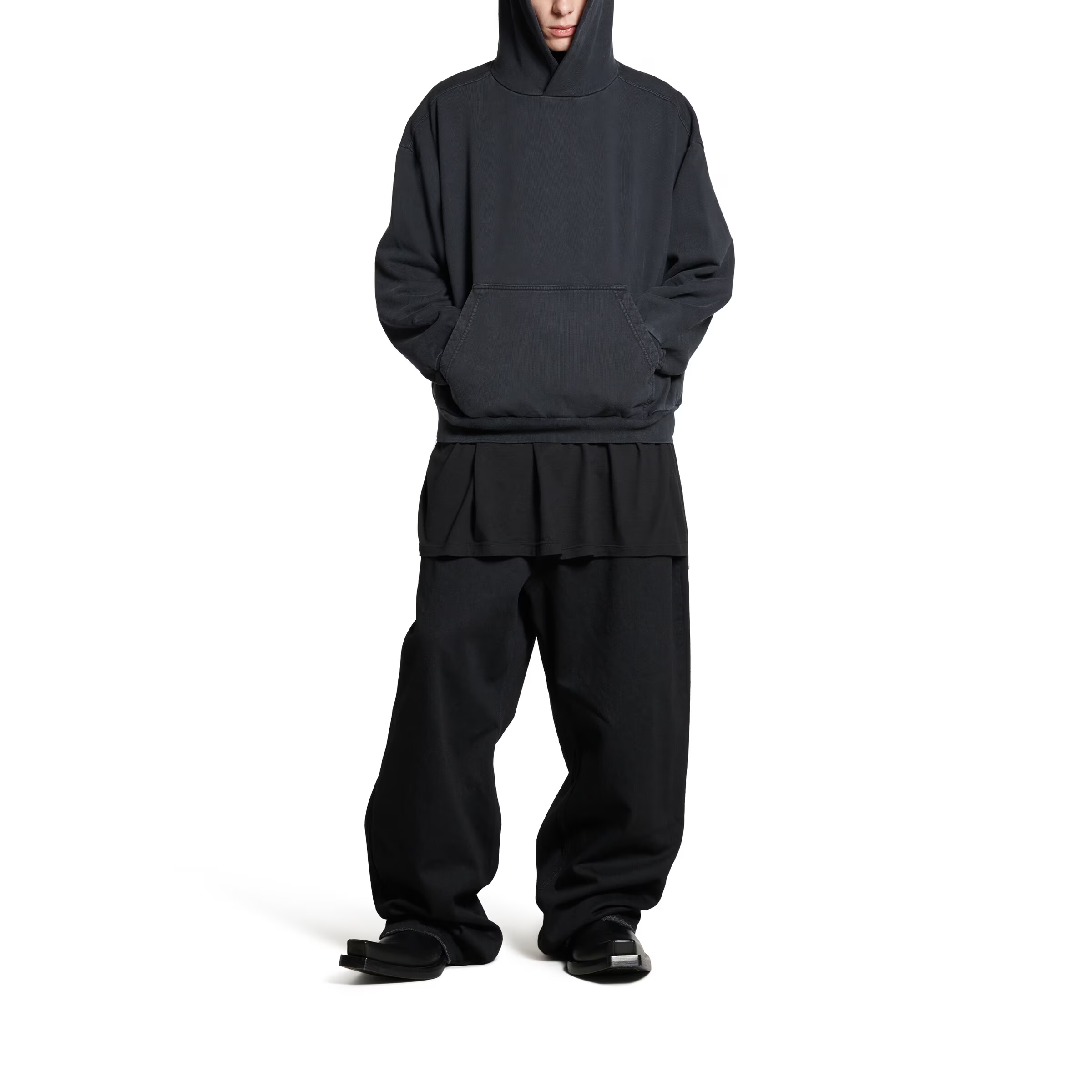 Shop Sudadera Balenciaga Negra Unisex con Estampado de Letras Oversize. 767877TPVU51569