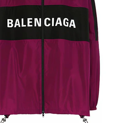 Balenciaga Jaket Track Pria Logo Colorblock Warna Merah Tua - Fit Santai 534317TYD365061 Sizing Balenciaga Jaket Track Pria Logo Colorblock Warna Merah Tua - Fit Santai 534317TYD365061