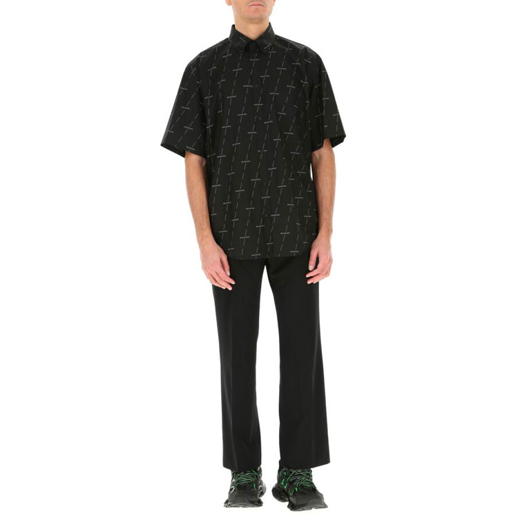 Shop 발렌시아가 로고 프린트 블랙 반팔 셔츠 534332TJLF31269