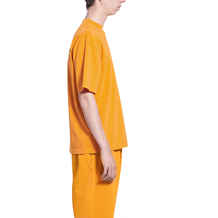 Sizing Balenciaga Logo Print Crew Neck T-Shirt Orange  Regular Fit. 612966TLVI57702