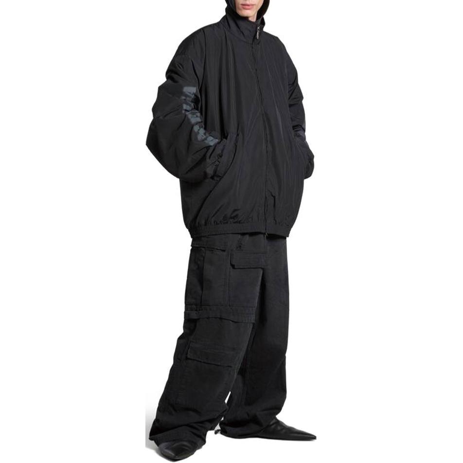 Shop バレンシアガ ロゴプリント ハイネック ジップジャケット ユニセックス ブラック 783841TPQ381000