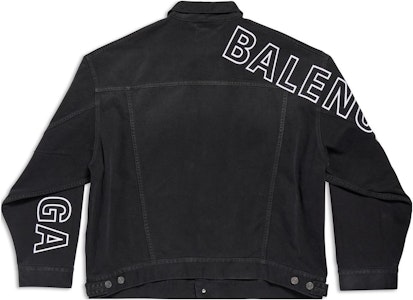 巴黎世家黑色Logo印花长袖牛仔外套男女同款。 767949TNW111672 Lookbook 巴黎世家黑色Logo印花长袖牛仔外套男女同款。 767949TNW111672