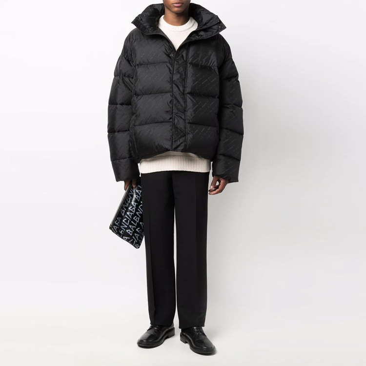 Lookbook Balenciaga Jaket Puffer Logo Cetakan Hitam 681885TKO401000