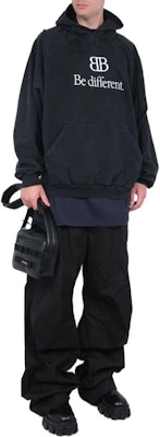 Balenciaga Logo Print Pullover Sweatshirt Unisex Regular Fit Black. 720406TNVV11070 Shop Balenciaga Logo Print Pullover Sweatshirt Unisex Regular Fit Black. 720406TNVV11070