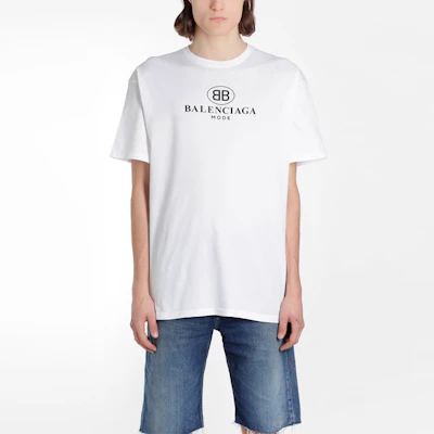 Kaos Pria Balenciaga Logo Print Crewneck Putih 556150TYK239000 Lookbook Kaos Pria Balenciaga Logo Print Crewneck Putih 556150TYK239000