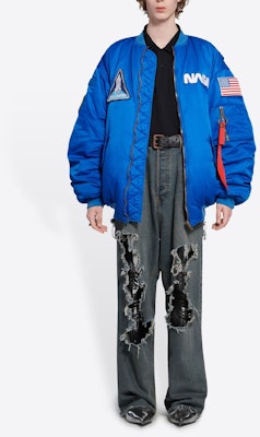 Balenciaga Logo Satin Bomber Jacket Regular Fit Biru. 663083TKO014210 Shop Balenciaga Logo Satin Bomber Jacket Regular Fit Biru. 663083TKO014210