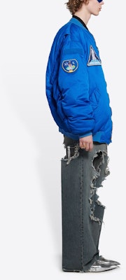 Balenciaga Logo Satin Bomber Jacket Regular Fit Biru. 663083TKO014210 Details for Balenciaga Logo Satin Bomber Jacket Regular Fit Biru. 663083TKO014210