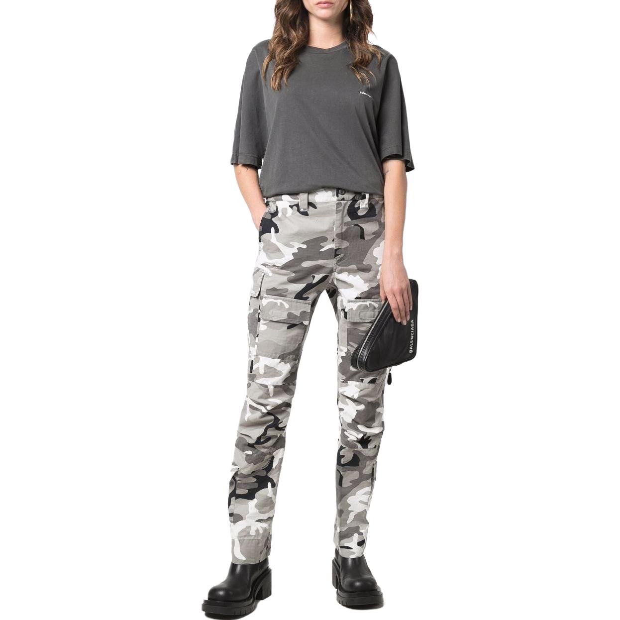 Shop 발렌시아가 미드라이즈 프린트 캐주얼 팬츠 유니섹스 그레이 카모플라주. 681258TLL721262