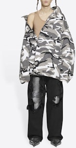 バレンシアガ オフショルミリタリーパーカ (グレー) 663004 TKLD4 1240 Lookbook バレンシアガ オフショルミリタリーパーカ (グレー) 663004 TKLD4 1240