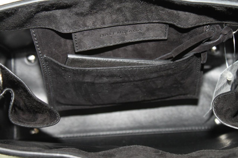 Lookbook Balenciaga Papier A6 Plate Tote Baby Hitam