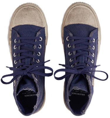 Zapatillas Balenciaga Paris Low Top 'Algodón Azul Índigo Desgastado y Goma Blanca' 688752W3RC14990 Lookbook Zapatillas Balenciaga Paris Low Top 'Algodón Azul Índigo Desgastado y Goma Blanca' 688752W3RC14990