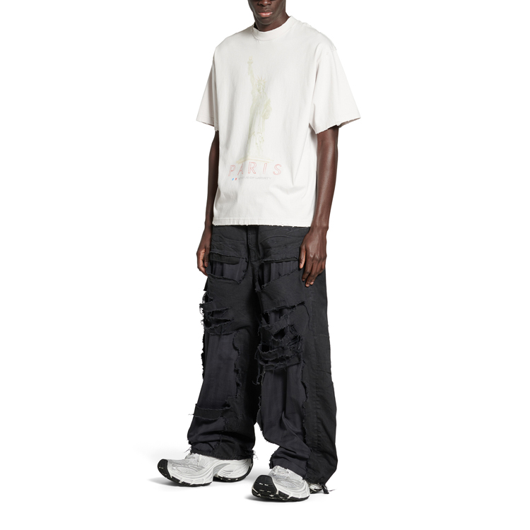 Shop Balenciaga Paris Statue of Liberty Graphic Unisex White T-Shirt Regular Fit. 764235TQVR99016