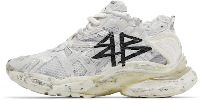 Shop Balenciaga巴黎世家 Runner 塗鴉 網布 繫帶 低筒 運動休閒鞋 男款 白黑色 做舊版