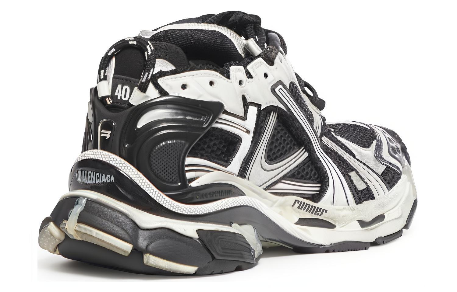Shop Zapatillas Balenciaga Runner 'Blanco Negro' 772774-W3RMU-9010