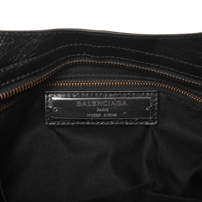 Lookbook 巴黎世家經典中號黑色城市肩背包