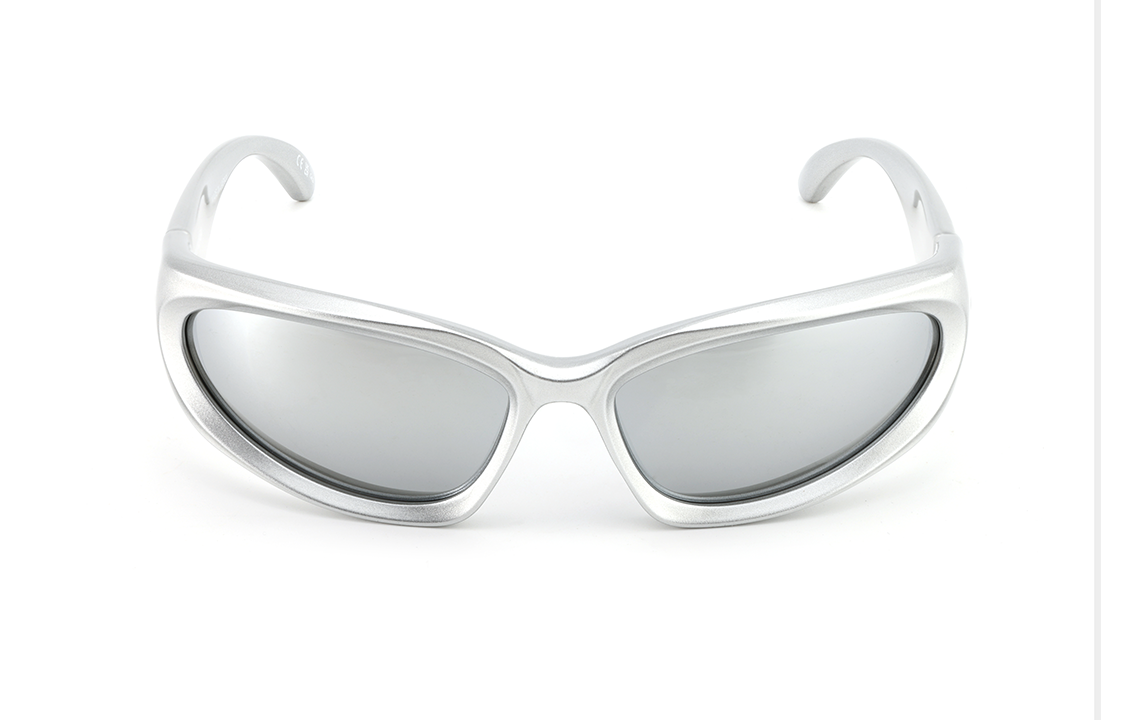 Lookbook 巴里enciaga 男士银色猫眼墨镜刻字款式。 BB0157S004