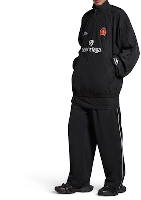 발렌시아가 축구 SS24 레터 프린트 집업 재킷 블랙 - 레귤러 핏 780884TPQ381000 Shop 발렌시아가 축구 SS24 레터 프린트 집업 재킷 블랙 - 레귤러 핏 780884TPQ381000