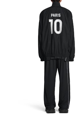 발렌시아가 축구 SS24 레터 프린트 집업 재킷 블랙 - 레귤러 핏 780884TPQ381000 Purchase 발렌시아가 축구 SS24 레터 프린트 집업 재킷 블랙 - 레귤러 핏 780884TPQ381000