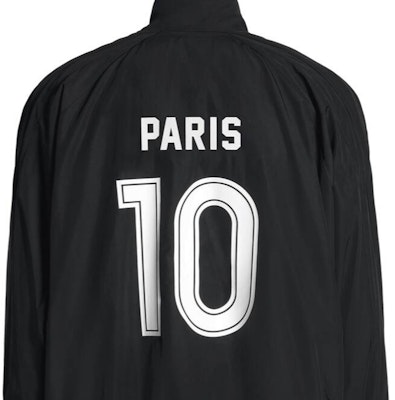 발렌시아가 축구 SS24 레터 프린트 집업 재킷 블랙 - 레귤러 핏 780884TPQ381000 Sizing 발렌시아가 축구 SS24 레터 프린트 집업 재킷 블랙 - 레귤러 핏 780884TPQ381000