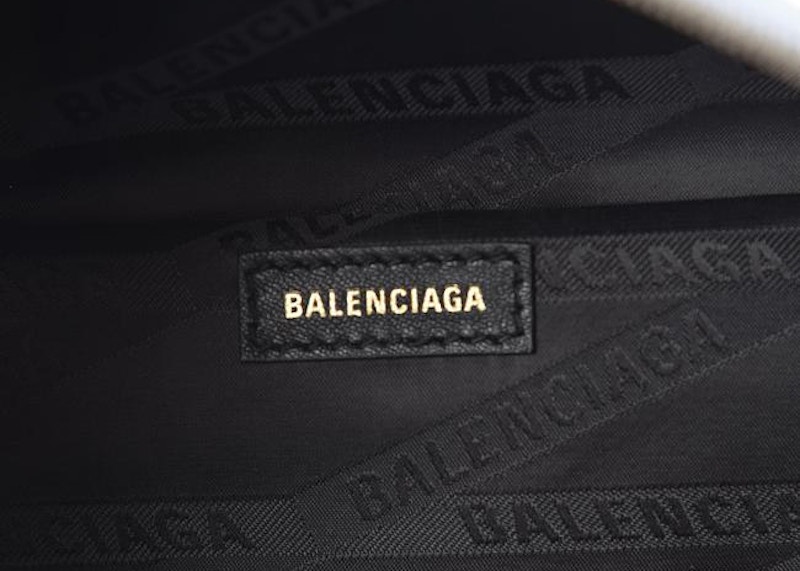 Balenciaga Souvenir Graffiti Belt Bag XXS White 圖 3