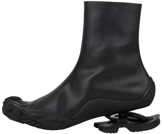 balenciaga-split-toe-ankle-boot-black-leather-672430-wbcr-11000