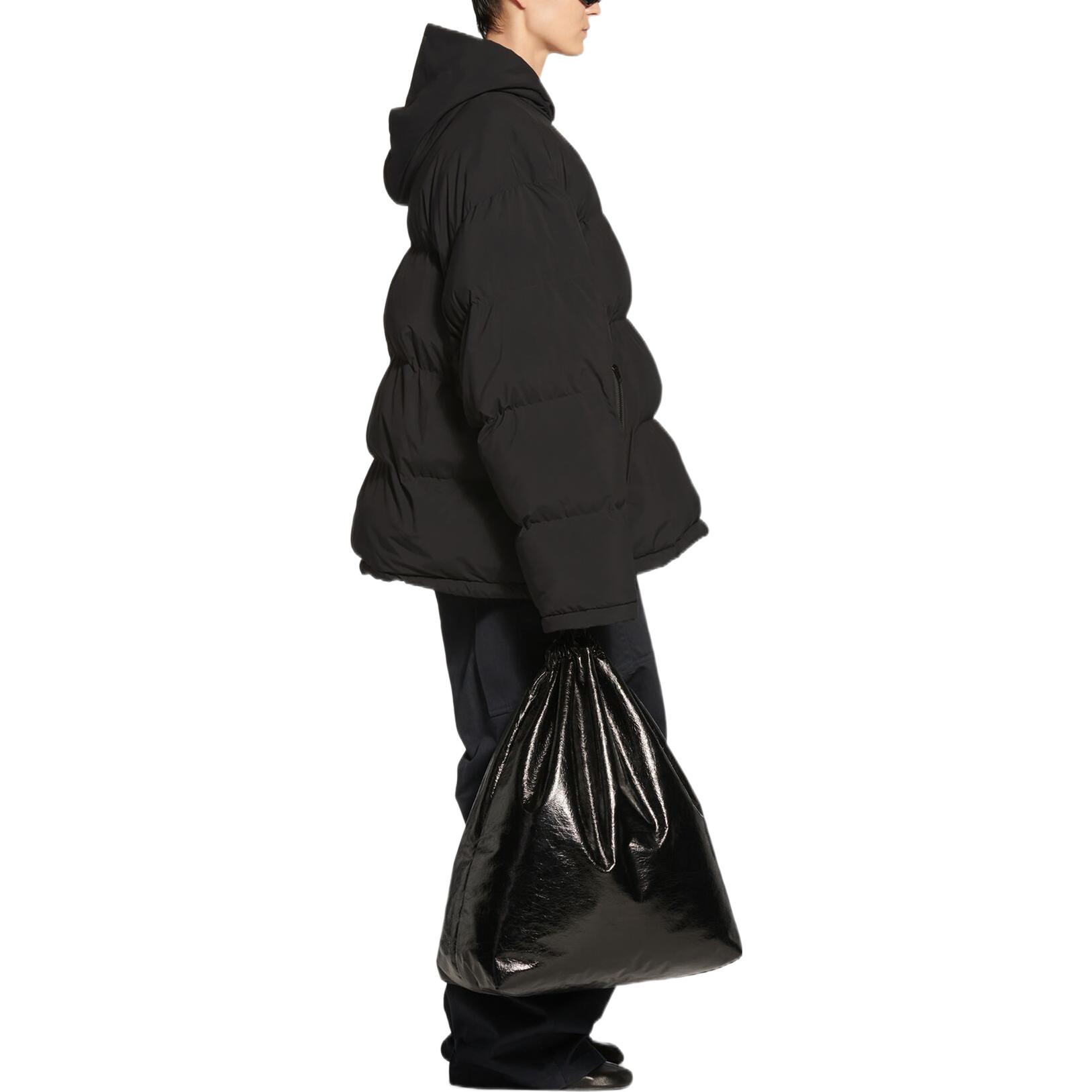 Purchase Balenciaga Sporty B FW22 Jaket Puffer Hitam Unisex dengan Hoodie dan Resleting. 720156-TNO45-1000