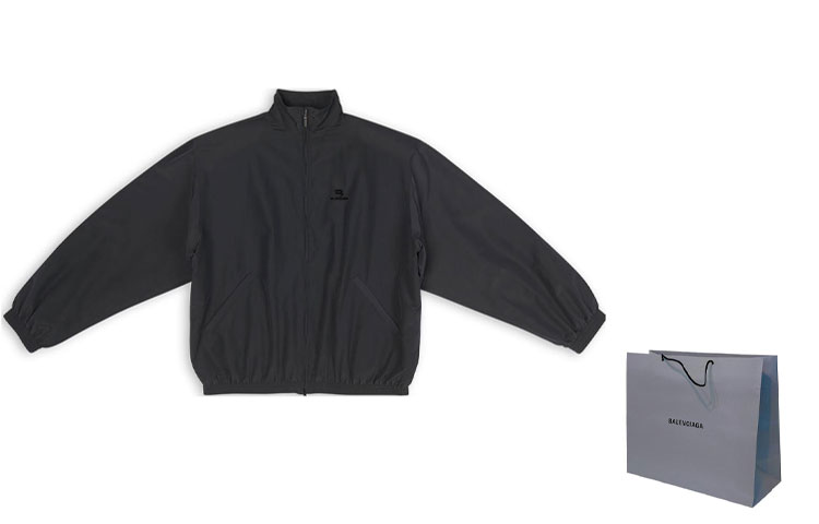 Shop 巴黎世家運動風FW22黑色高領拉鍊外套男女同款經典版型。 706440TKO481000