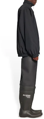 巴黎世家運動風FW22黑色高領拉鍊外套男女同款經典版型。 706440TKO481000 Details for 巴黎世家運動風FW22黑色高領拉鍊外套男女同款經典版型。 706440TKO481000