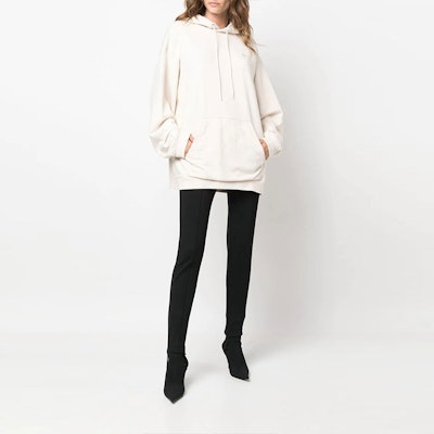 Sudadera Balenciaga Sporty B Unisex Blanca Oversized con Capucha. 600583TLVA19080 Lookbook Sudadera Balenciaga Sporty B Unisex Blanca Oversized con Capucha. 600583TLVA19080