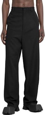 Balenciaga SS22 Celana Hitam Distressed Longgar Casual. 699010TLT171000 Shop Balenciaga SS22 Celana Hitam Distressed Longgar Casual. 699010TLT171000