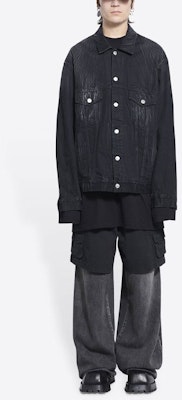 Balenciaga SS22 Jaket Denim Hitam Leher Petak Logo dengan Poket. 690198TBP479034 Shop Balenciaga SS22 Jaket Denim Hitam Leher Petak Logo dengan Poket. 690198TBP479034