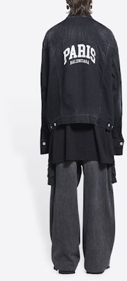 Balenciaga SS22 Jaket Denim Hitam Leher Petak Logo dengan Poket. 690198TBP479034 Purchase Balenciaga SS22 Jaket Denim Hitam Leher Petak Logo dengan Poket. 690198TBP479034