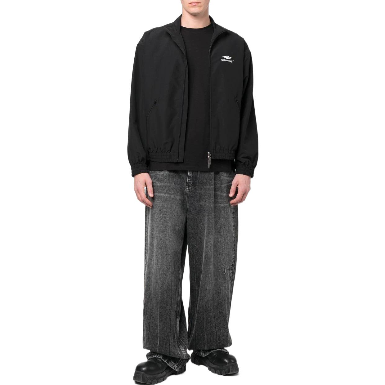 Purchase Balenciaga SS22 Jaket Trek Zip-Up Logo Hitam. 704505TKO481000