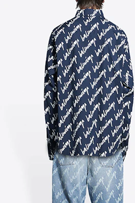 バレンシアガ SS22 ブルーロゴプリント 長袖ボタンアップシャツ 662983TLLJ48502 Sizing バレンシアガ SS22 ブルーロゴプリント 長袖ボタンアップシャツ 662983TLLJ48502