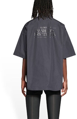 Balenciaga SS22 Dark Gray Letter Print Short Sleeve Shirt Regular Fit 703846TYB181270 Purchase Balenciaga SS22 Dark Gray Letter Print Short Sleeve Shirt Regular Fit 703846TYB181270