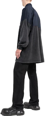 Balenciaga SS22 灰色宽松字母印花长袖休闲衬衫 698226TMV981000 Shop Balenciaga SS22 灰色宽松字母印花长袖休闲衬衫 698226TMV981000