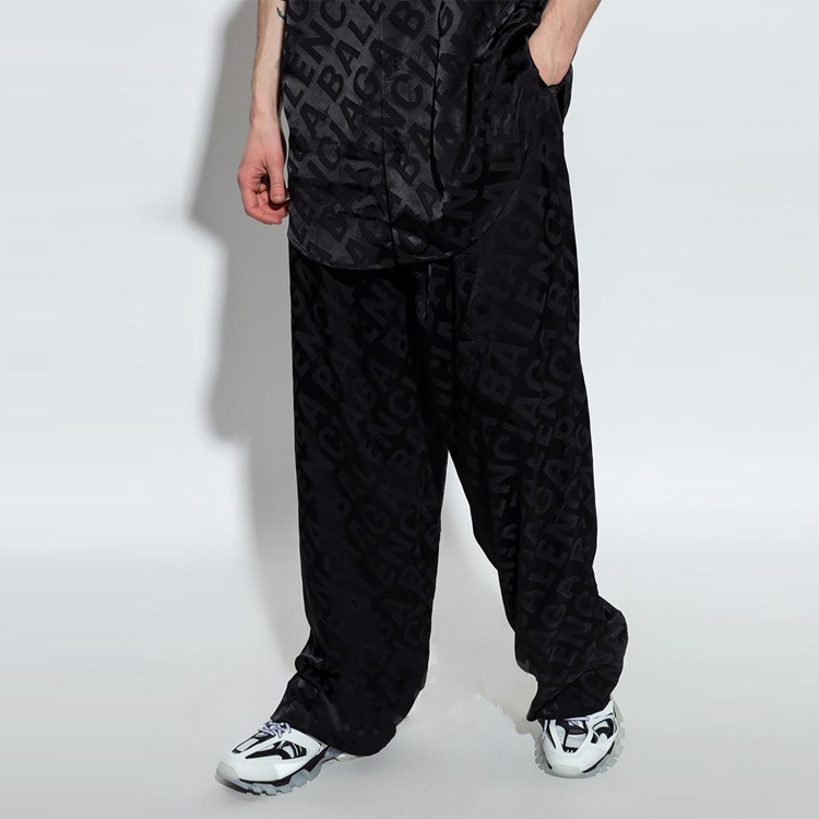 Shop Balenciaga SS22 經典標誌彈性腰休閒長褲 黑色. 658883TLO581000