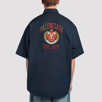 Balenciaga SS22 Kemeja Lengan Pendek Navy Logo Bordir Regular Fit 675643TYB184100 Details for Balenciaga SS22 Kemeja Lengan Pendek Navy Logo Bordir Regular Fit 675643TYB184100