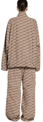 Balenciaga SS22 Jaket Zip-Up Coklat Unisex Logo Penuh Potongan Longgar. 704495TML369378 Details for Balenciaga SS22 Jaket Zip-Up Coklat Unisex Logo Penuh Potongan Longgar. 704495TML369378