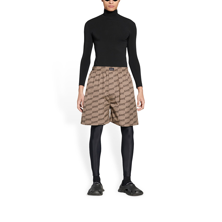 Shop Seluar Pendek Santai Lelaki Balenciaga SS22 Coklat Monogram. 672410TML369378