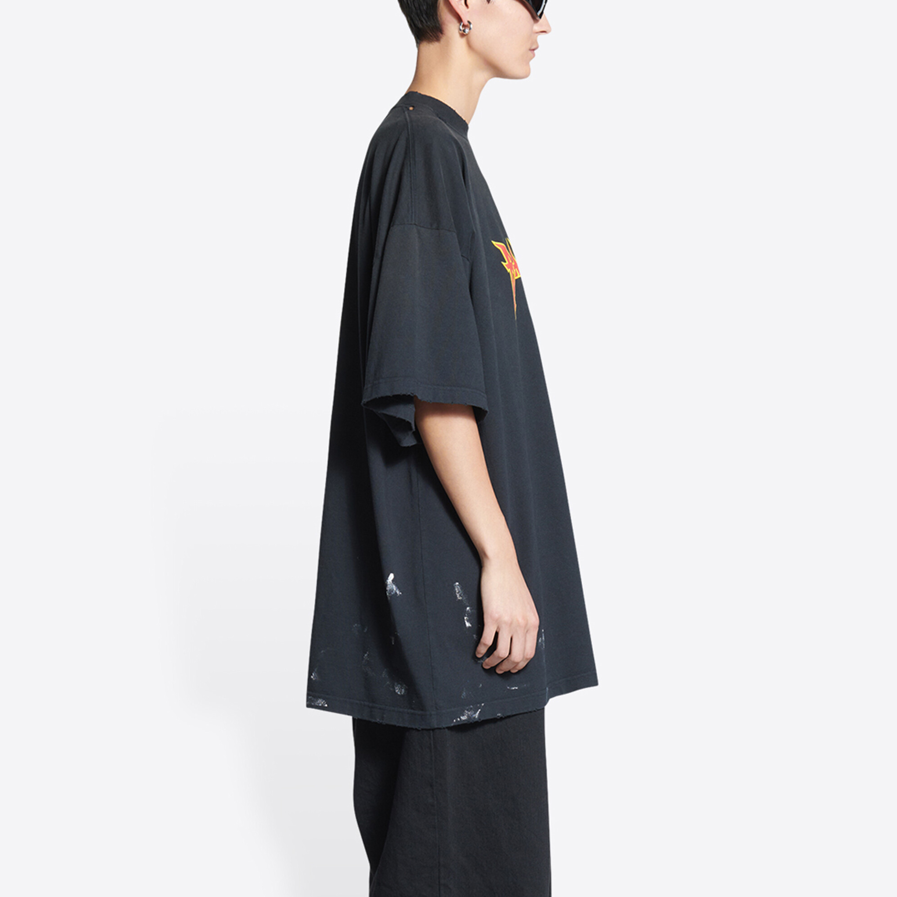 Sizing Balenciaga SS22 Kaos Hitam Logo Print Katun Jersey. 694576TMV880105