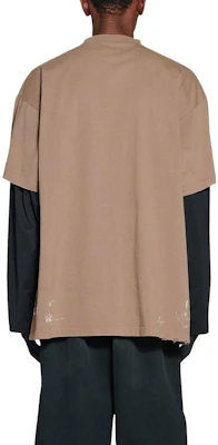 Balenciaga SS23 棕色寬鬆版Logo印花圓領T恤。 712398TMV887761 Shop Balenciaga SS23 棕色寬鬆版Logo印花圓領T恤。 712398TMV887761